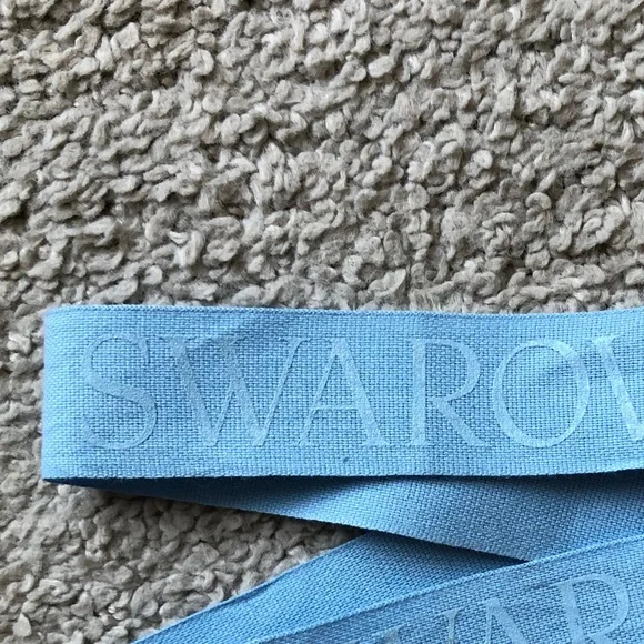 Authentic Swarovski Ribbon. - Picture 2 of 2